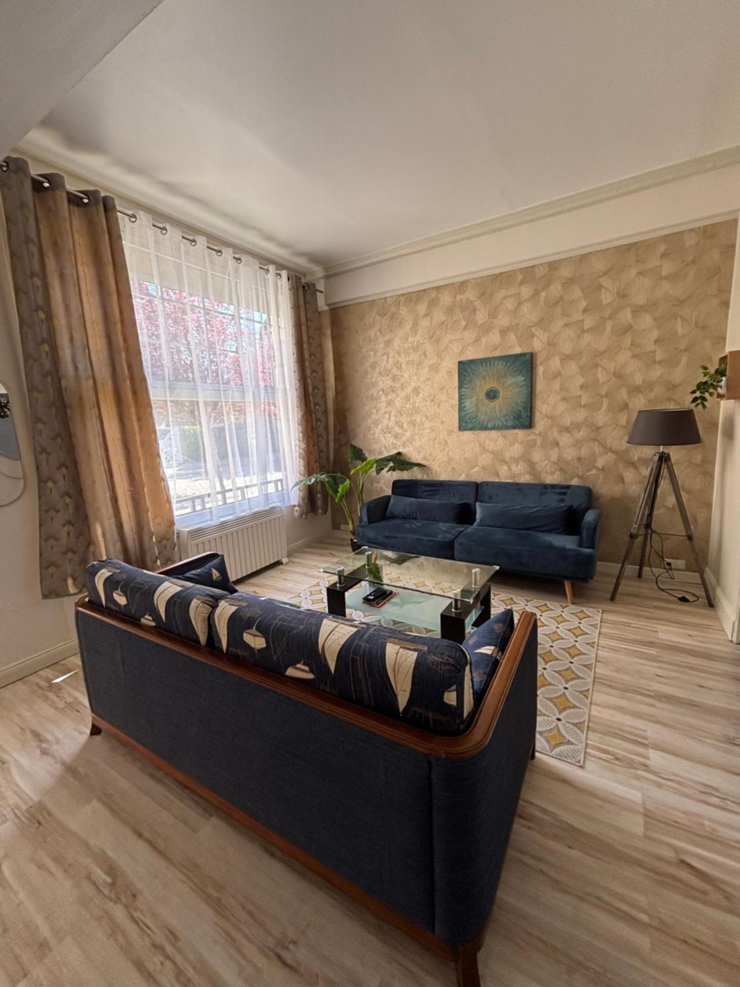 Appartement Elegant Au Coeur De Кабур Екстер'єр фото