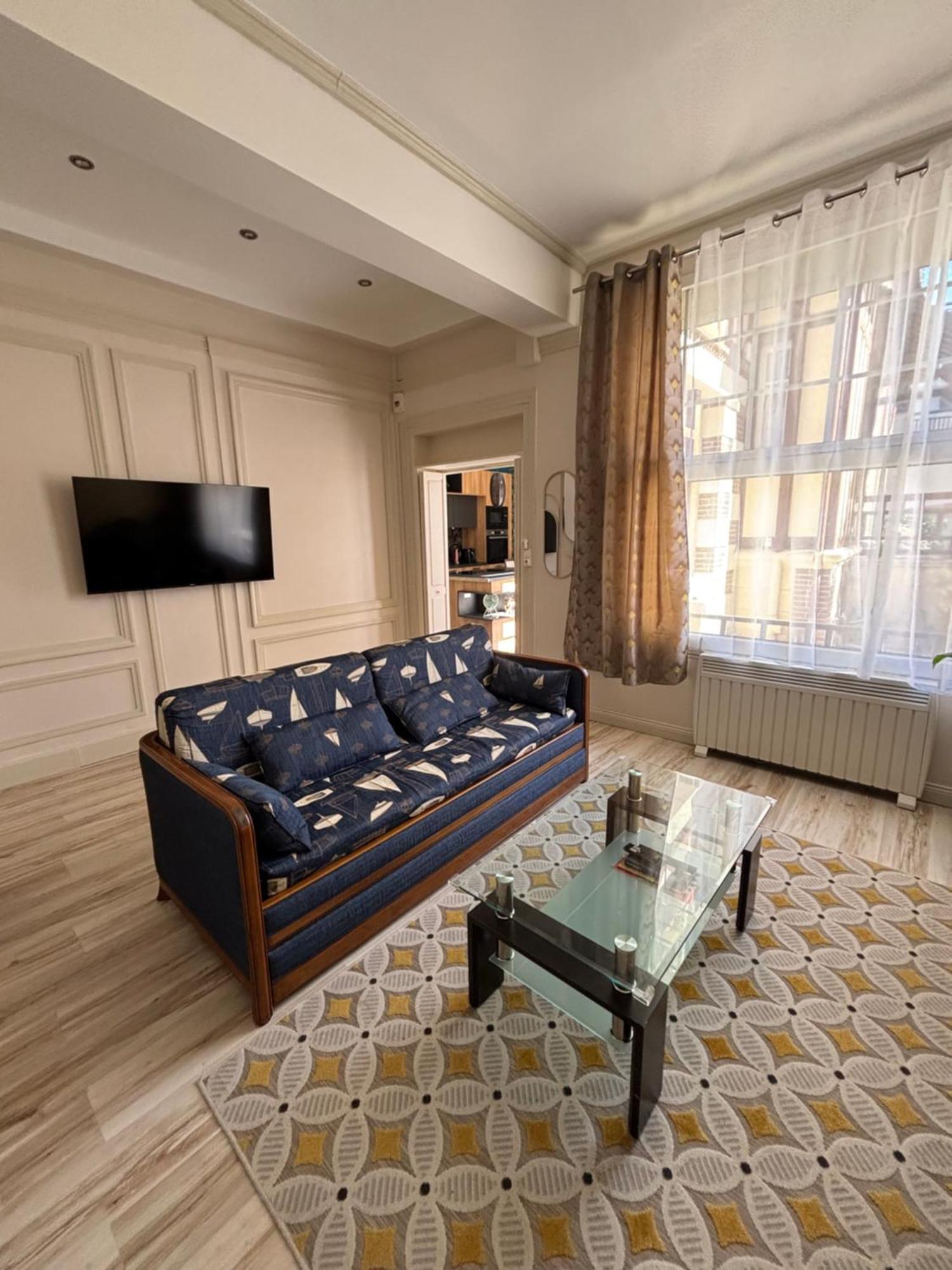 Appartement Elegant Au Coeur De Кабур Екстер'єр фото